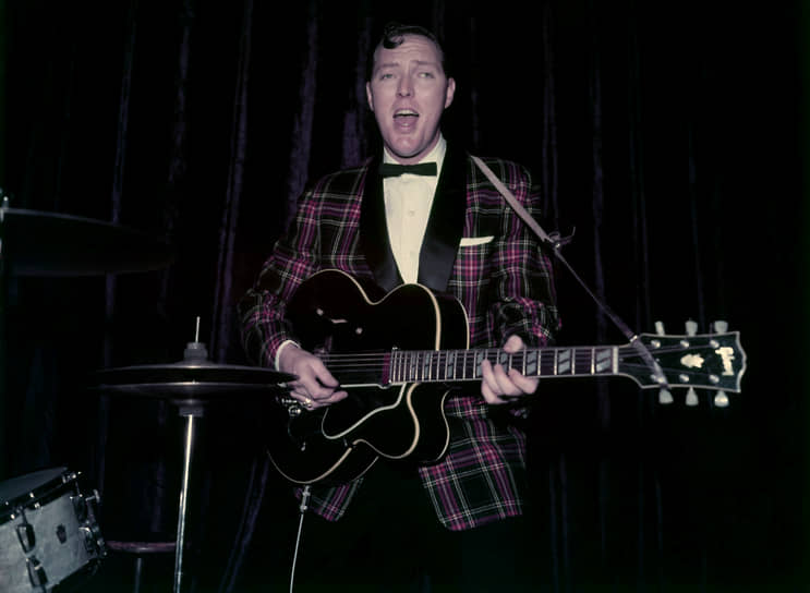 1954 год. На студии Decca Records записана песня Билла Хейли «Rock Around the Clock»
