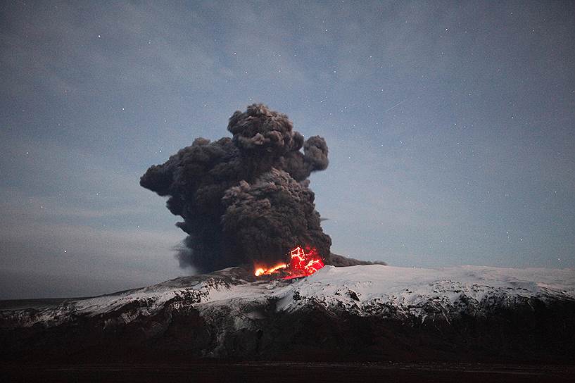 2010 год. Извержение вулкана Эйяфьятлайокудль (Исландия)