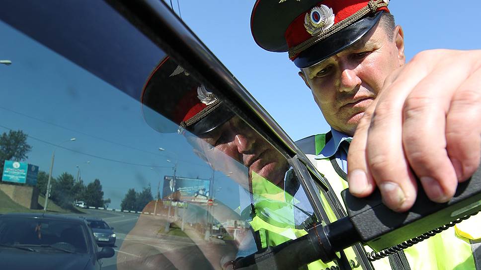 Как у московских водителей проверяют тонировку