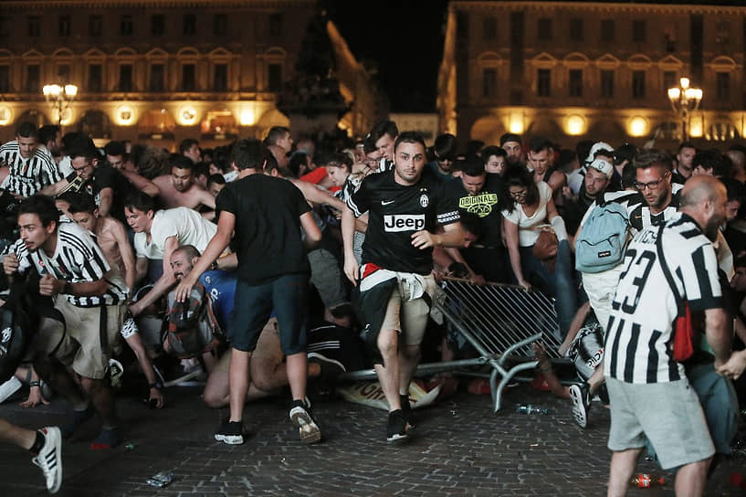 3 июня 2017 года случилась массовая давка в ходе просмотра финала футбольной Лиги чемпионов между «Ювентусом» и мадридским «Реалом». Инцидент произошел на площади Сан-Карло в Турине в Италии. В давке пострадало более 1,5 тыс. человек 