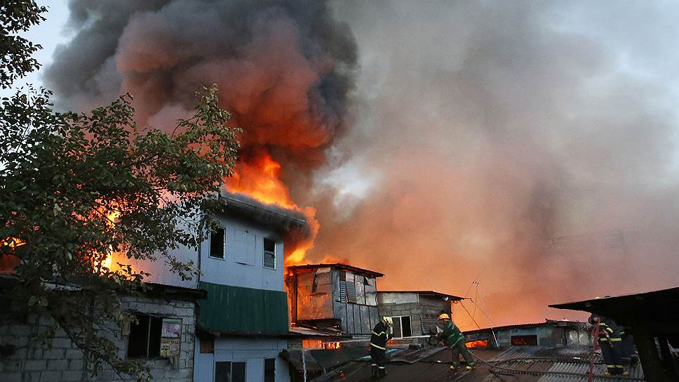 Пожар в трущобах Манилы, Филиппины