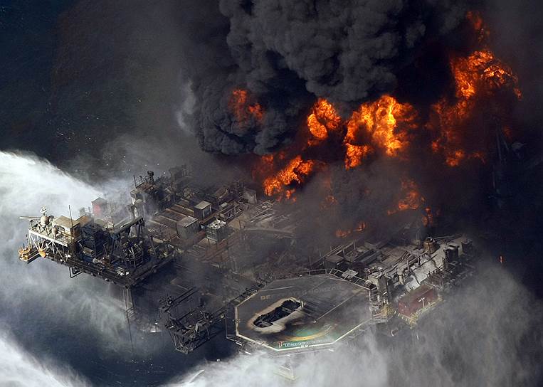 2010 год. Взрыв нефтяной платформы Deepwater Horizon в Мексиканском заливе у побережья США, переросший в техногенную катастрофу