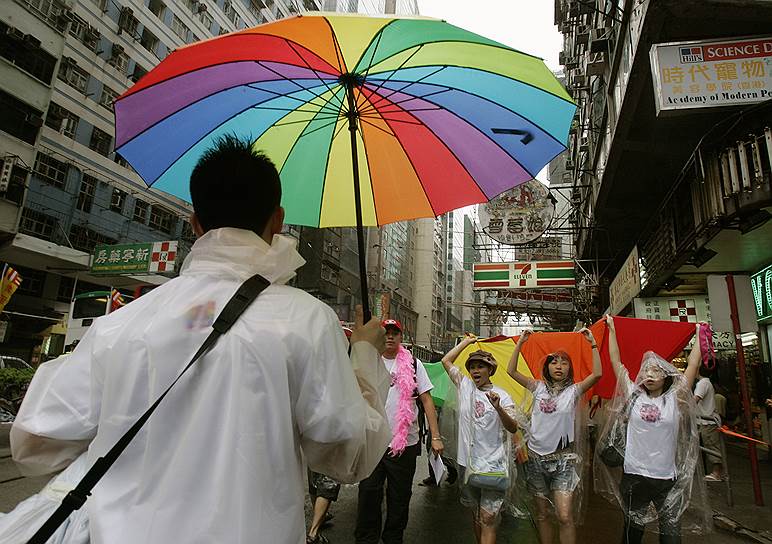 2001 год. Китай официально исключил гомосексуальность из перечня психических заболеваний