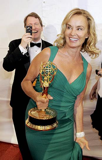 Джессику Лэнг, обладательницу двух «Оскаров» и  «Эмми», а также пяти «Золотых глобусов», часто называют одной из самых уважаемых актрис своего поколения
