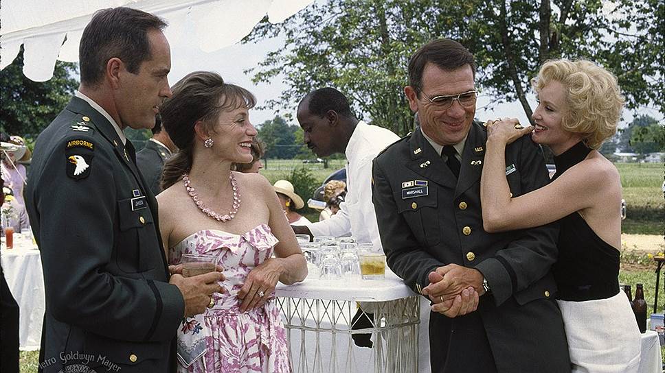 В 2000-х годах Джессика Лэнг продолжила оставаться в стороне от коммерческого кинематографа, изредка снимаясь в авторских фильмах Вима Вендерса и Боба Дилана&lt;br>На фото: кадр из фильма «Голубое небо»