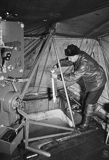 1955 год. Организована научно-исследовательская станция «Северный полюс—5» 