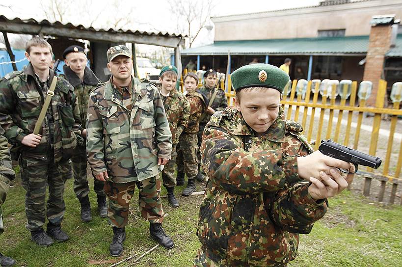 В 2012 году кадеты школы имени генерала Ермолова были признаны самыми меткими стрелками после участия в состязаниях под эгидой ДОСААФ России 