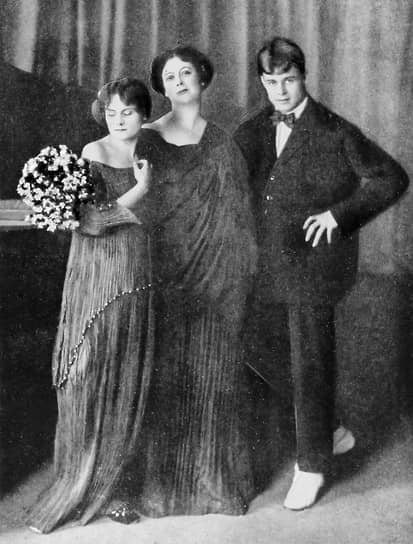 1922 год. В Москве состоялось бракосочетание поэта Сергея Есенина и американской танцовщицы Айседоры Дункан