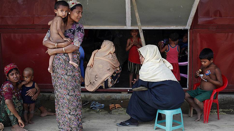 Одна из самых серьезных проблем в лагерях мусульман-рохинья — болезни, такие как диарея и респираторные инфекции, от которых умирает каждый второй ребенок