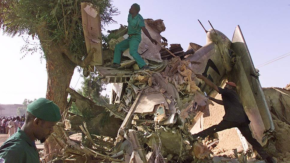 2002 год. В пригороде Кано (Нигерия) потерпел катастрофу BAC 1-11-525FT компании EAS Airlines.  В общей сложности погибли 149 человек: 7 членов экипажа, 64 пассажира и еще 78 человек на земле