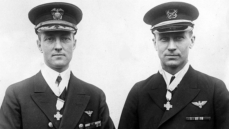 1926 год. Американский пилот Флойд Беннетт и известный полярный исследователь Ричард Берд на трехмоторном самолете первыми пролетели над Северным полюсом Земли. На это ушло 15 часов 30 минут летного времени
