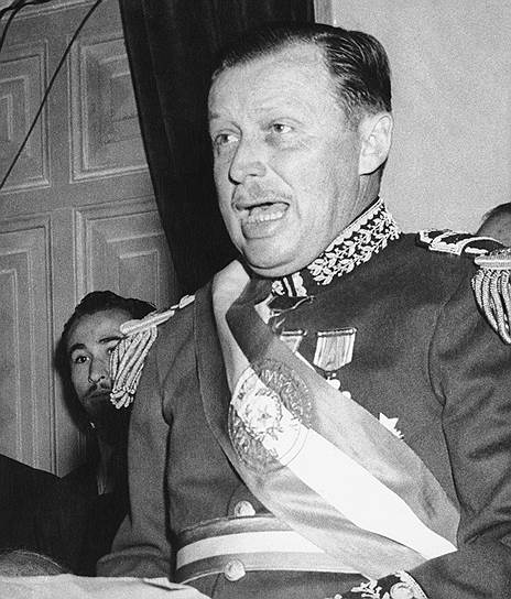 1954 год. В результате военного переворота в Парагвае к власти пришел Альфредо Стресснер
