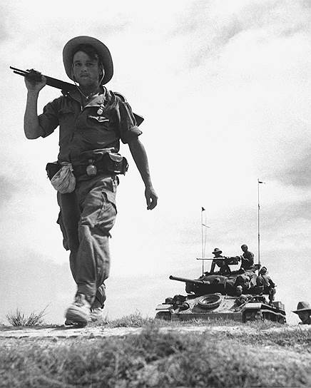 1954 год. Капитуляцией французского гарнизона завершилось сражение при Дьенбьенфу, решающее сражение Первой Индокитайской войны