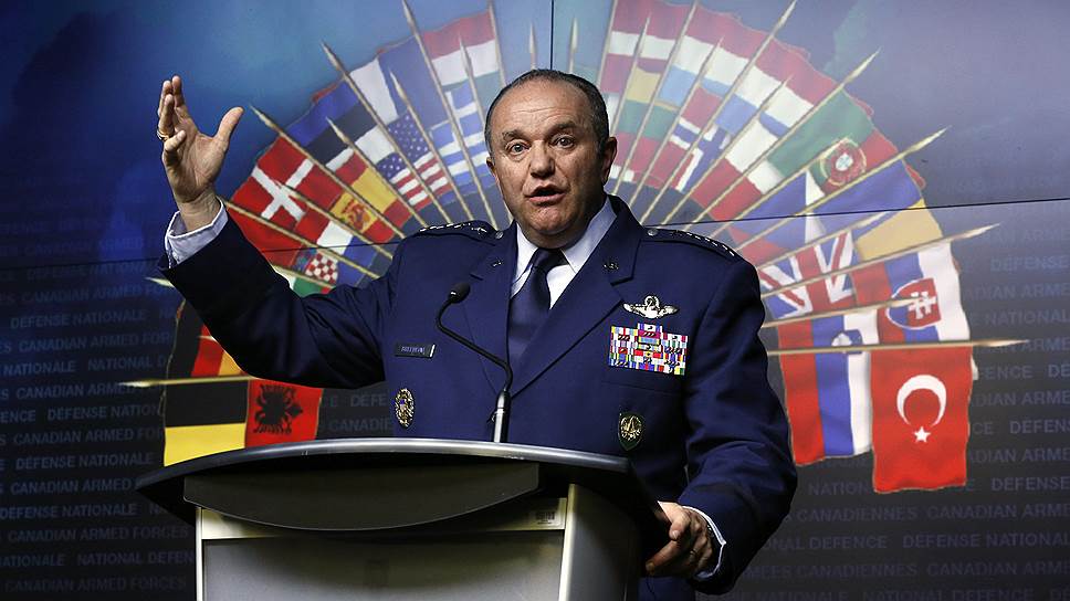 Главнокомандующий объединенными вооруженными силами НАТО в Европе генерал Филипп Бридлав