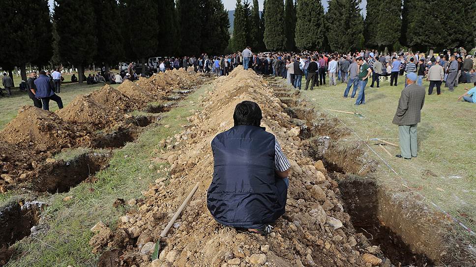 Похороны турецких шахтеров, погибших при аварии на шахте в Соме