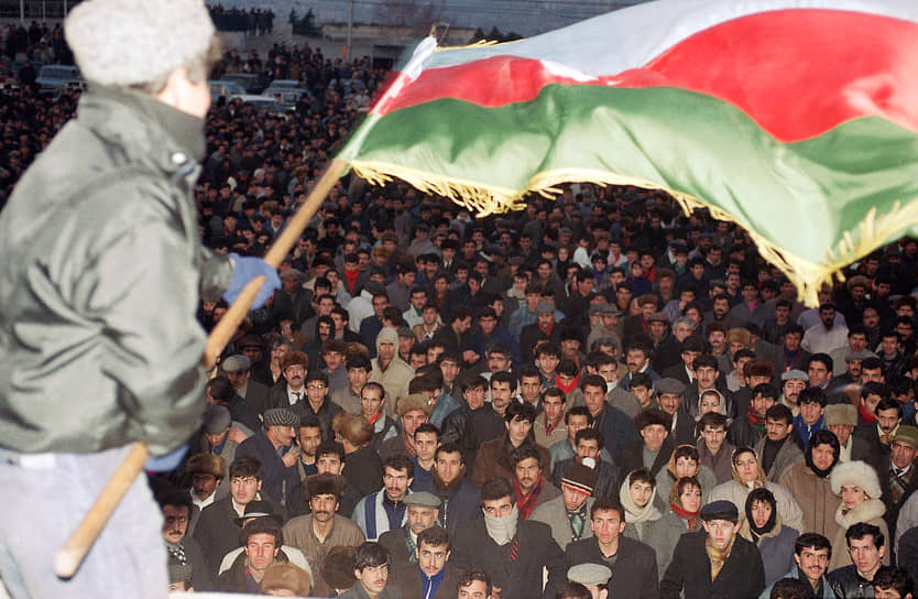 1992 год. В Азербайджане произошел государственный переворот, в результате которого политическая оппозиция свергла первого президента страны Аяза Муталибова