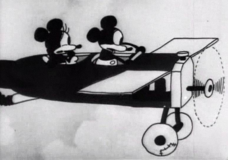 1928 год. Впервые появился мультипликационный герой Микки Маус (в мультфильме «Plane Crazy»). Вначале он еще не имел голоса и мало походил на известный сейчас образ