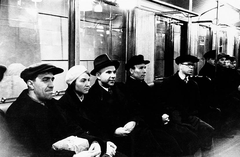 1935 год. Открылась первая линия Московского метрополитена