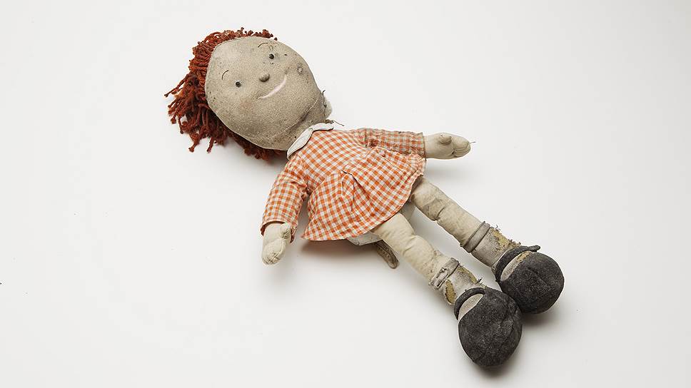 Кукла, обнаруженная при разборе обломков Всемирного Торгового центра
