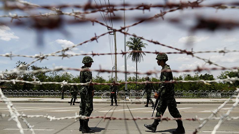 Прают Чан-Оча заявил, что военные берут на себя ответственность за общественную безопасность на фоне протестов, причиняющих ущерб и уносящих жизни людей (с начала тайского противостояния в ноябре 2013 года погибли до 30 человек)