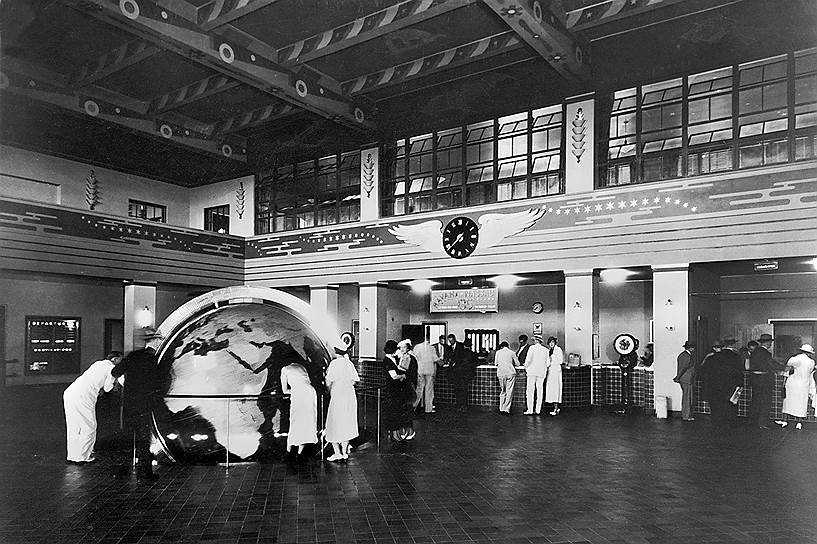 1939 год. Компания «Пан Американ» начала доставку авиапочты через Атлантический океан