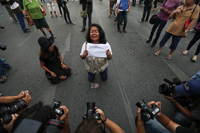 Участница протеста против военного переворота в Бангкоке, Таиланд 