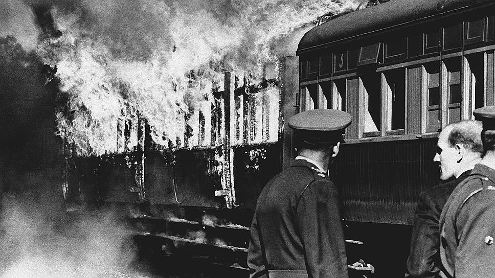 Часто акции чернокожего населения отличались жестокостью. Так, в августе 1966 года подожгли поезд и убили белых машинистов, 248 человек пострадали