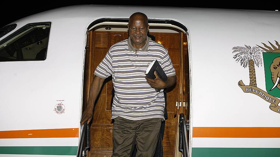 12 апреля 2012 года за две недели до второго тура президентских выборов в Гвинее-Бисау произошел военный переворот, в результате которого потерял власть президент страны Гомеш Жуниор (на фото) 