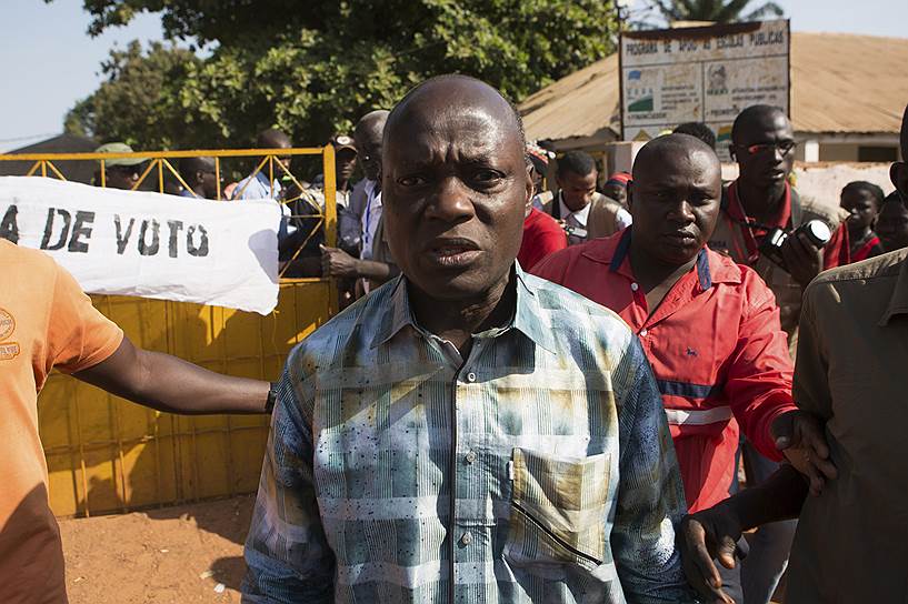 В 2013 году в стране прошли парламентские и президентские выборы, в результате которых президентом Гвинеи-Бисау стал бывший министр финансов Жозе Марио Ваз (на фото)