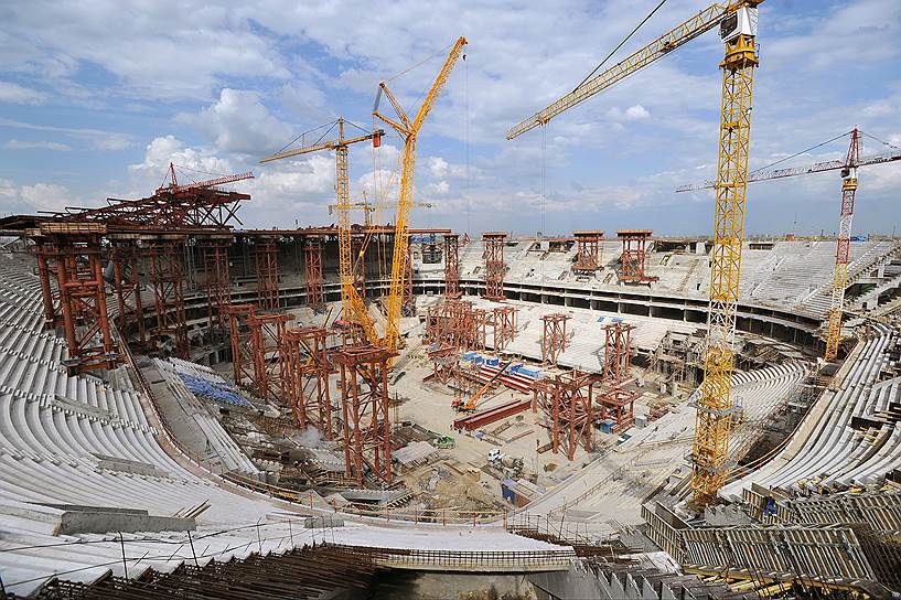 Строительство «Зенит-Арены» началось в 2007 году. Тогда стоимость этого стадиона оценивалась в 6,7 млрд руб. Сегодня общая смета по объекту, который должен быть сдан в 2016 году, уже достигает 34,9 млрд руб