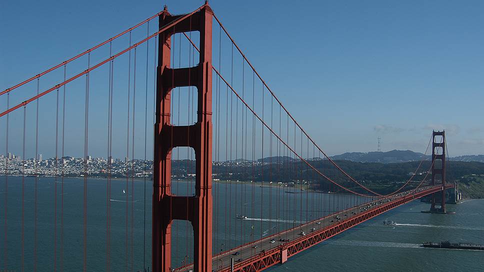 1937 год. В Сан-Франциско торжественно открылся мост «Золотые ворота» — один из красивейших в мире. Мост длиной 1280 метров с шестью рядами движения и двумя пешеходными дорожками подвешен на двух главных канатах толщиной 93 см, закрепленных на стальных опорах высотой 227 м