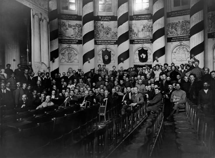 1921 год. X конференция РКП(б) приняла курс на «Новую экономическую политику» (НЭП)