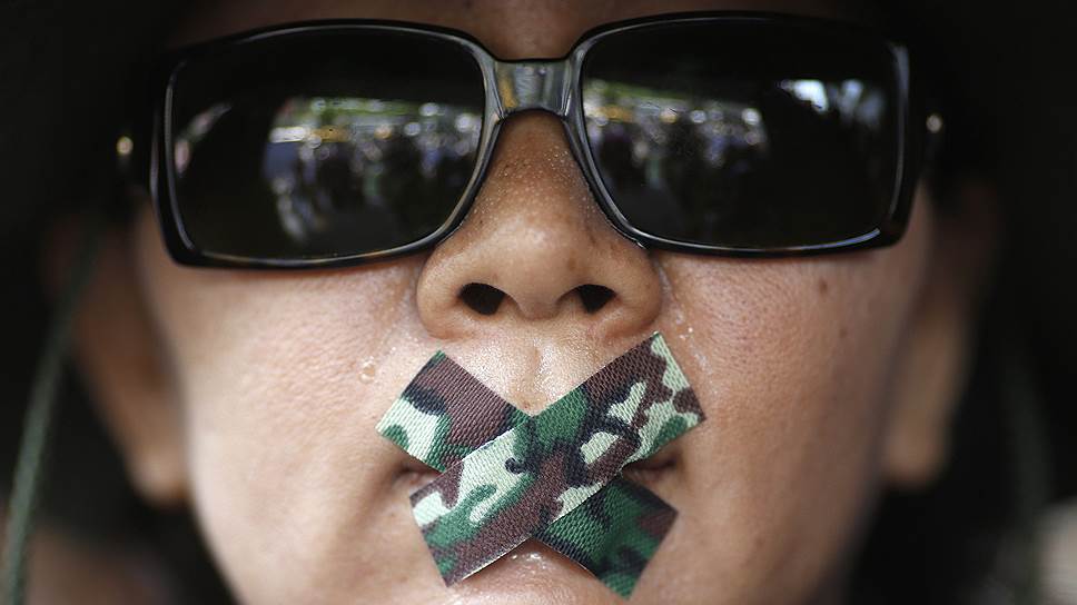 В Таиланде было объявлено о запрете спутниковых телеканалов и об установлении цензуры в СМИ. В результате этого доступной к публикации осталась лишь та информация, которая по военным каналам поступает из генштаба