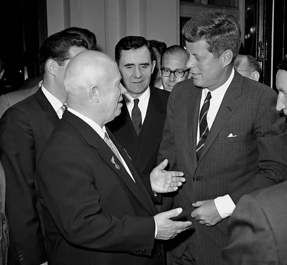 1961 год. Начало двухдневных переговоров в Вене главы СССР Никиты Хрущева и президента США Джона Кеннеди