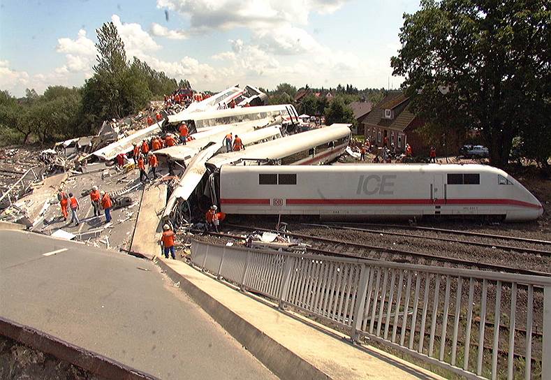 1998 год. Крушение ICE у Эшеде — крупнейшая железнодорожная катастрофа в истории современной Германии. Погиб 101 человек и 88 пострадали