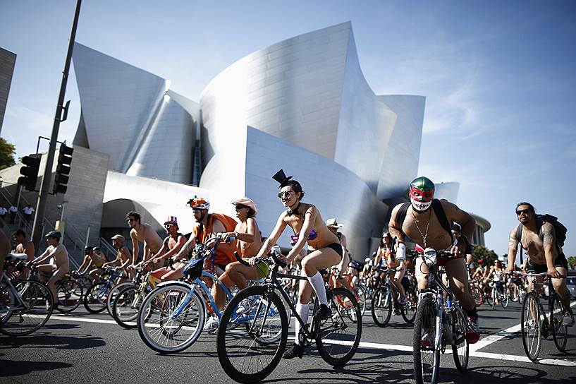 Всемирный голый велопробег в Лос-Анджелесе
