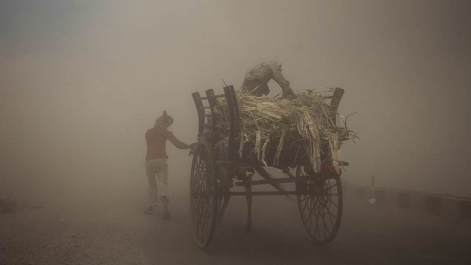 Пыльная буря в Джамму (Индия)
