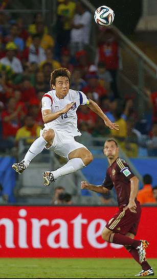 В воздухе капитан сборной Южной Кореи Ку Джа Чхоль