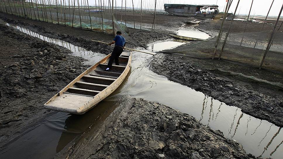 В 2011 году в китайском населенном пункте Хангу выпало самое низкое количество осадков с 1961 года. В самой длинной реке Евразии — Янцзы — уровень воды опустился до рекордно низкого уровня