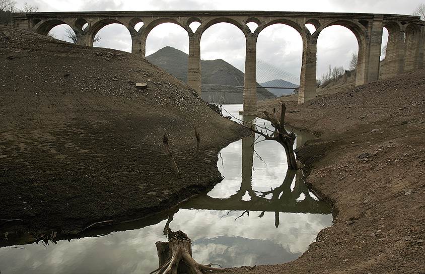 Юго-восточные регионы Испании переживают самую сильную засуху за последние 150 лет. Синоптики не спешат делать прогнозы, предостерегая, что подобная ситуация может сохраняться в течение нескольких месяцев