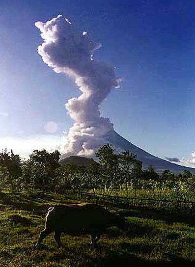 1999 год. Началось извержение вулкана на Филиппинах