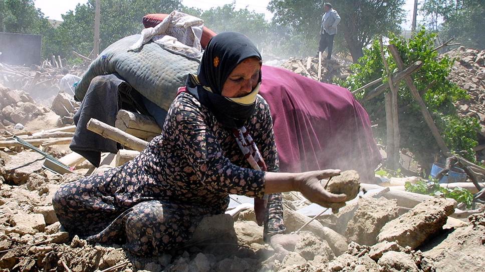 2002 год. Землетрясение магнитудой 6,5 на северо-западе Ирана стало причиной гибели не менее 261 человека, еще 1300 человек получили ранения