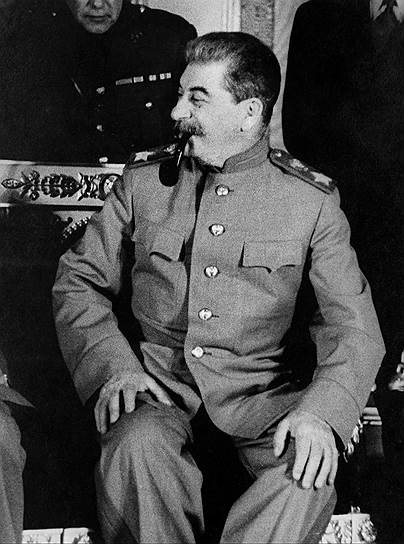 1945 год. В СССР учреждено звание генералиссимус Советского Союза. На следующий день первым и единственным его обладателем стал Иосиф Сталин