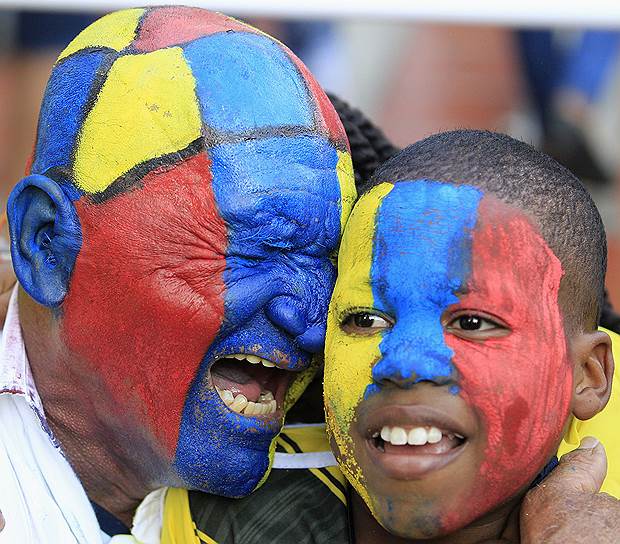 Колумбийские фанаты во время игры сборной с Уругваем