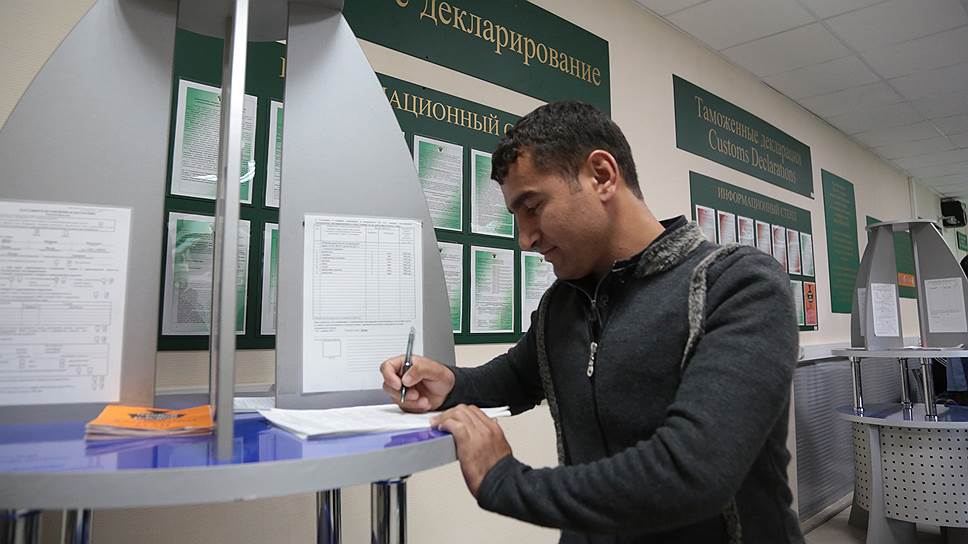 23 июня. Правительство РФ запретило въезд в Россию гражданам Таджикистана по внутренним паспортам