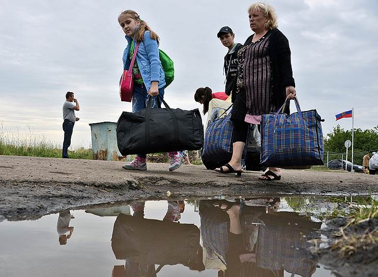 По данным Управления информационной политики правительства Ростовской области, за прошедшие сутки (информация на 15 июля) на территорию региона с Украины въехало 5286 человек (выехало 3086). 
