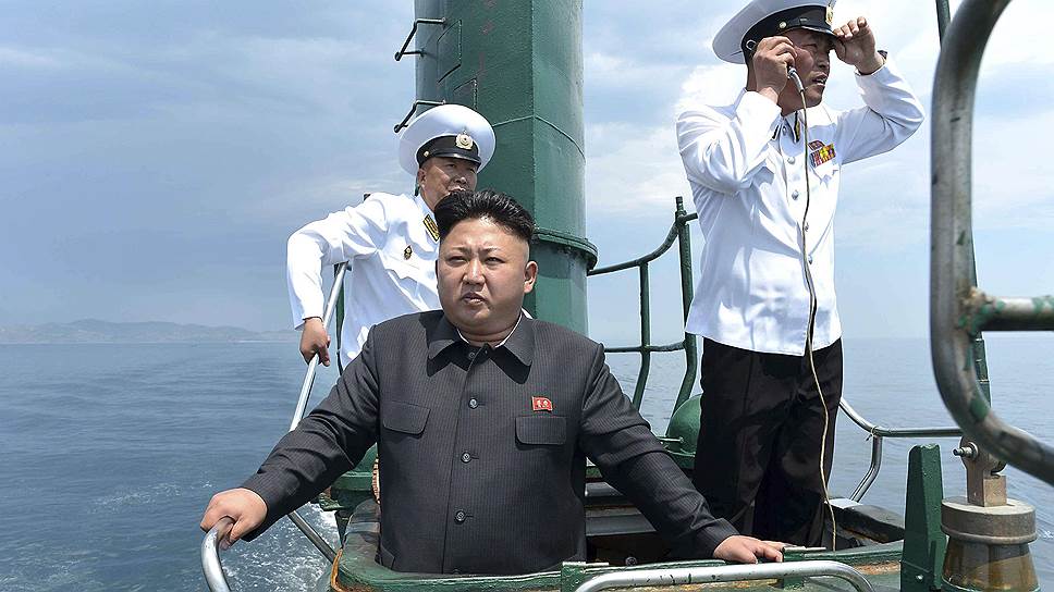 16.06.2014 Ким Чон Ын на подводной лодке во время военных учений