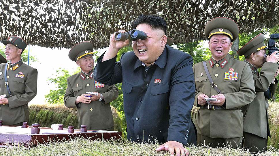 1.07.2014 Ким Чон Ын наблюдает за пуском ракеты 