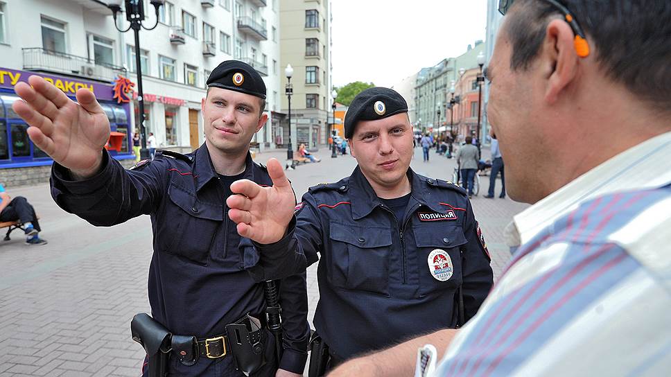 Туристическая полиция на улицах Москвы