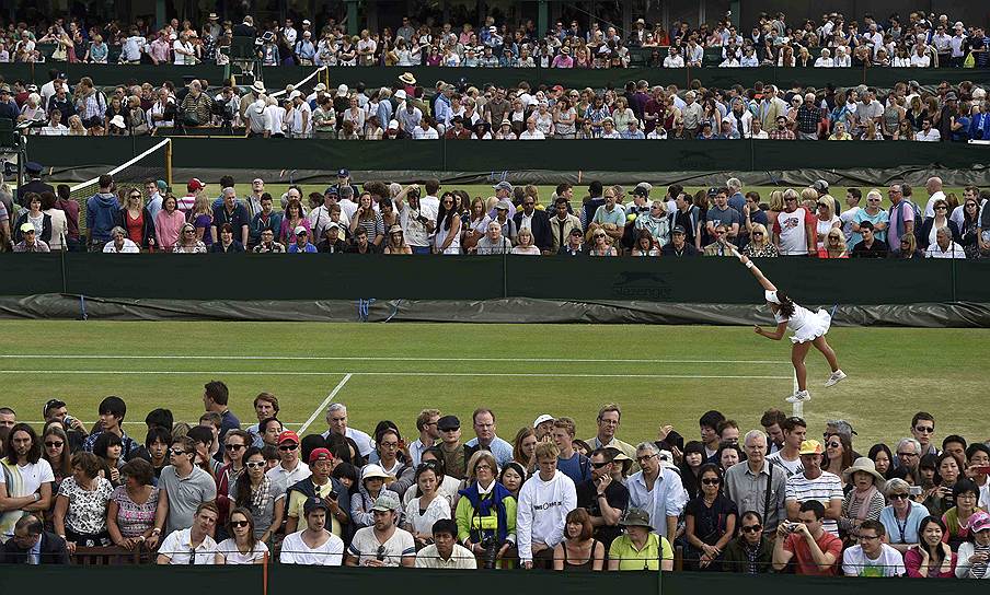 Wimbledon проводится ежегодно в течение двух недель — с конца июня по начало июля — в пригороде Лондона